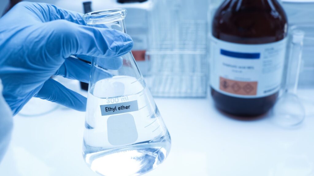 Etere in laboratorio